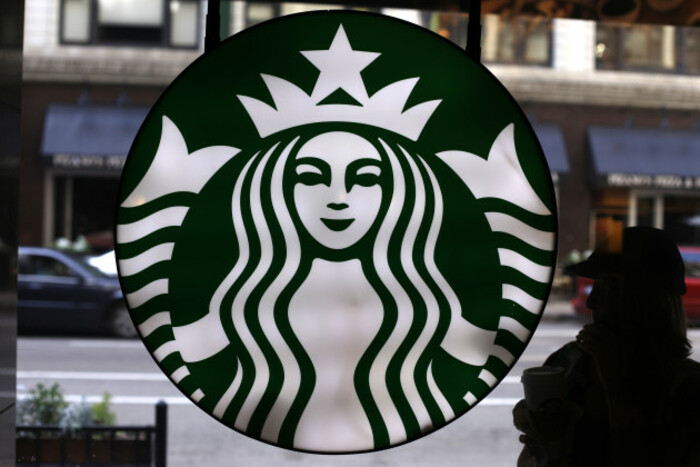 Earns Starbucks