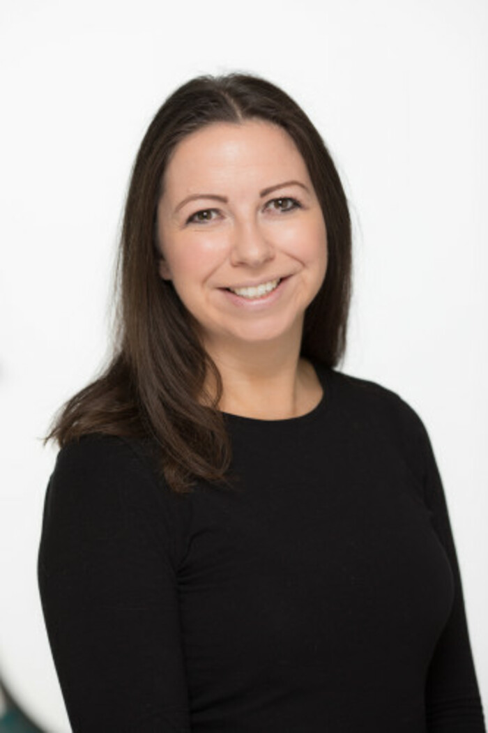 Emma Headshot